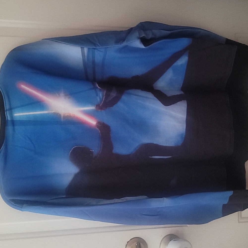 STAR WARS (DISNEY) MEN'S FAMILY FIGHT GRAPHIC SWEATSHIRT: NWOT: SZ M - Picture 4 of 4